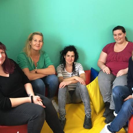 Lise, Morgane, Christelle, Marina et Dominique