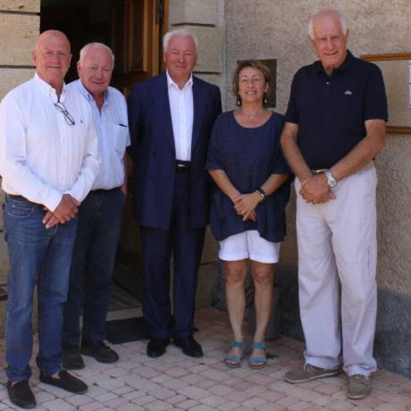 daniel-spagnou-president-des-maires-des-alpes-de-haute-provence-avec-albert-olivero-maire-d-enchastrayes-et-jacques-martin-premier-adjoint-jean-pierre-fabre-et-isabelle-pigeard-conseillers-municipaux