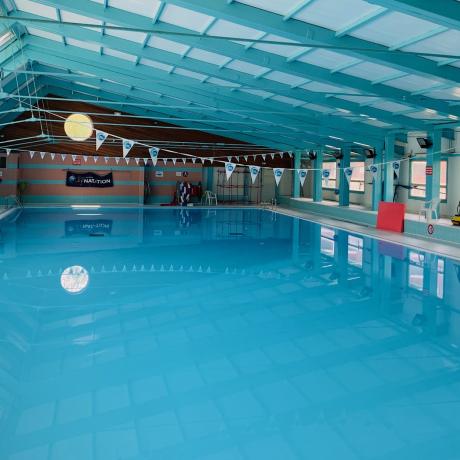 l'été à la piscine du Sauze