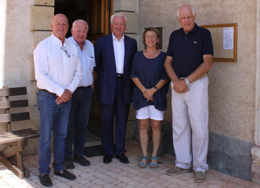 daniel-spagnou-president-des-maires-des-alpes-de-haute-provence-avec-albert-olivero-maire-d-enchastrayes-et-jacques-martin-premier-adjoint-jean-pierre-fabre-et-isabelle-pigeard-conseillers-municipaux