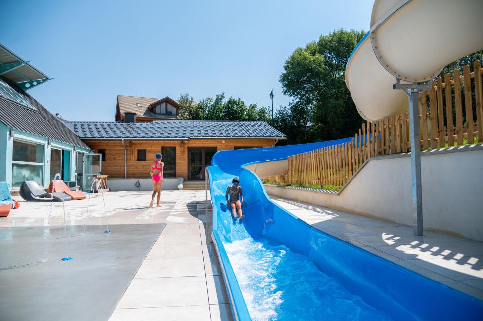 Toboggan extérieur  piscine du Sauze ©UbayeTourisme Toboggan extérieur  piscine du Sauze ©UbayeTourisme