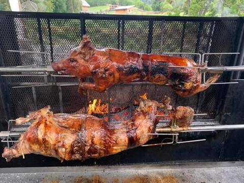 viande à la broche.